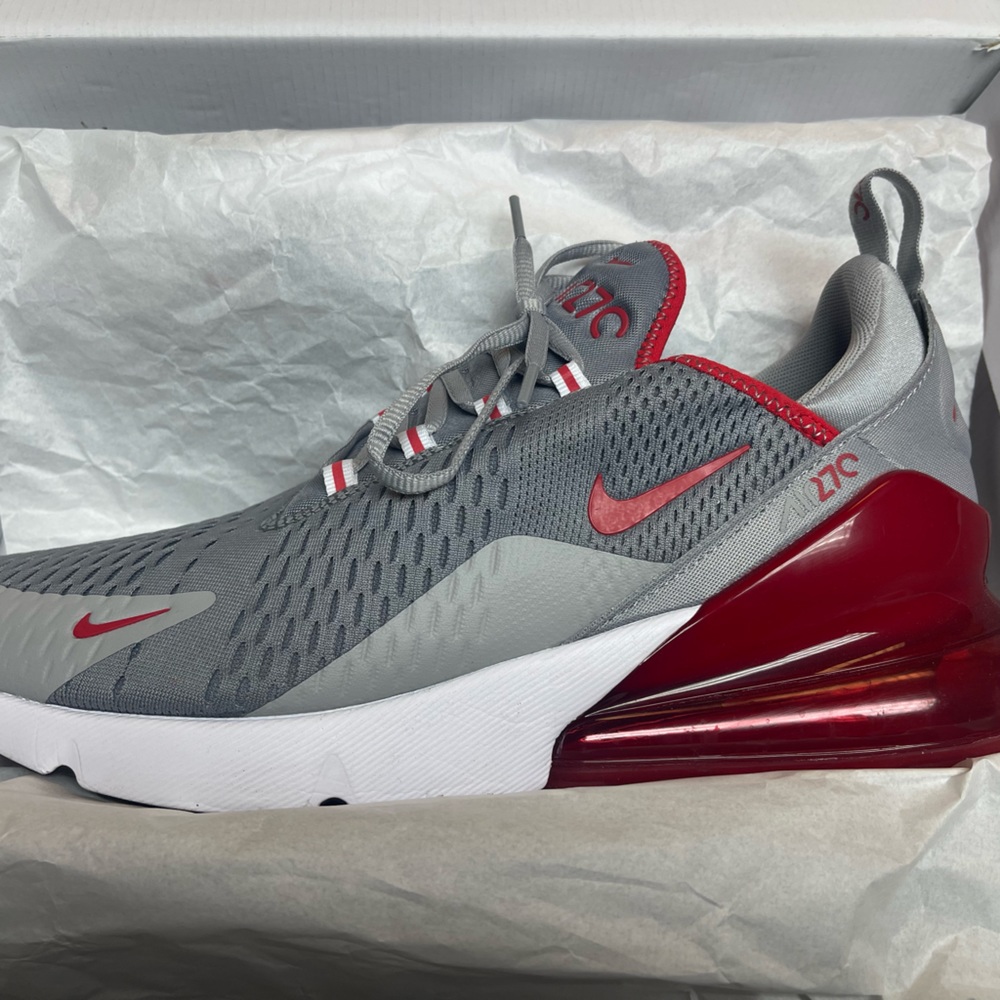 Nike 270